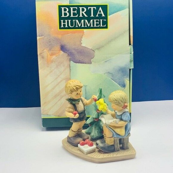 Berta Hummel Goebel figurine Decorating Tree NIB - Picture 2 of 5